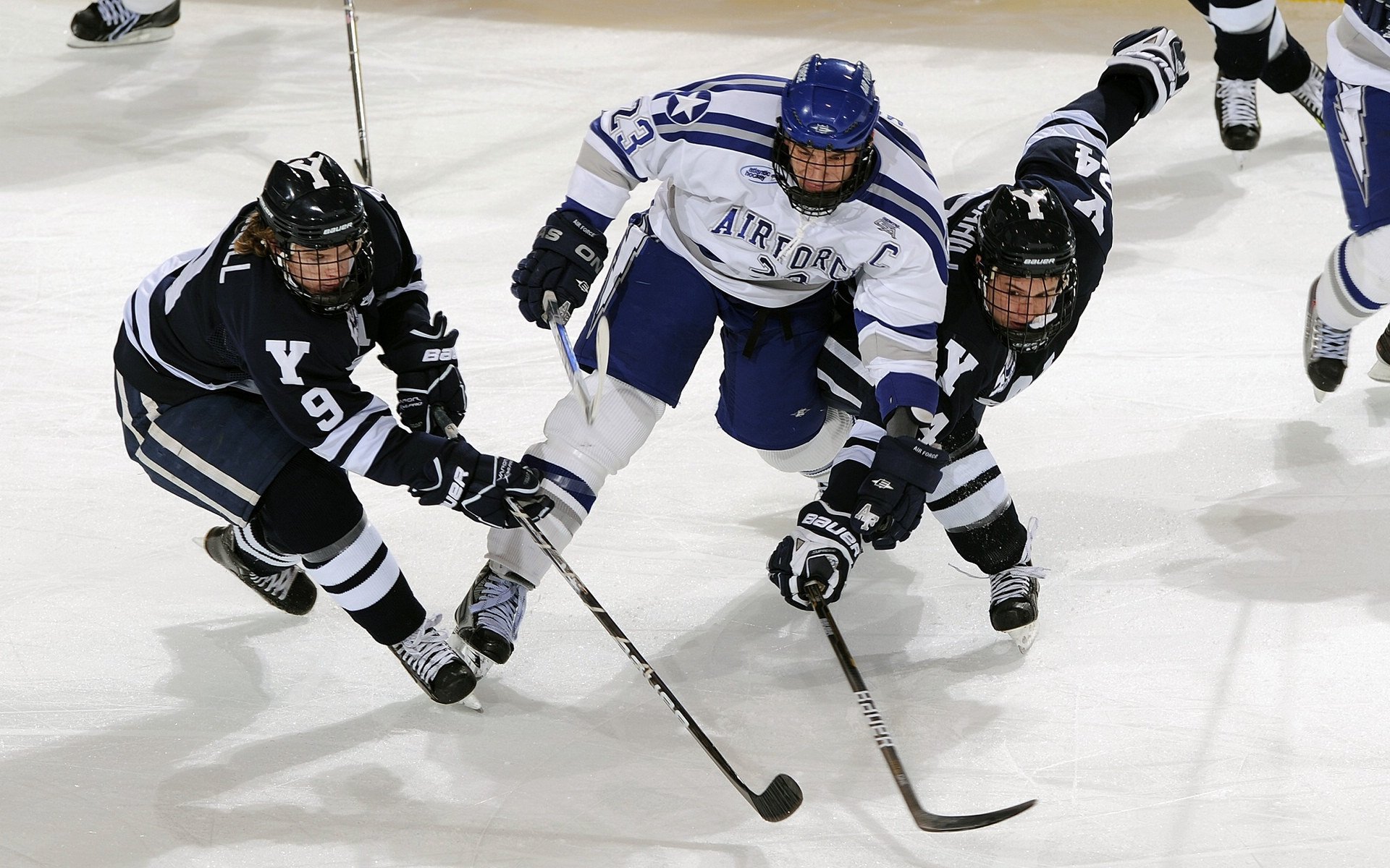 校园足球特色课程走入中小学，培育青少体育基础，校园足球课题有哪些